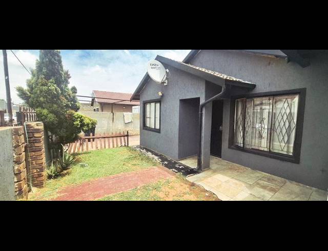2 BEDROOM HOUSE FOR SALE IN EBONY PARK